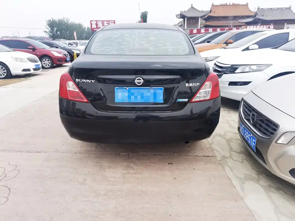NISSAN SUNNY 2013