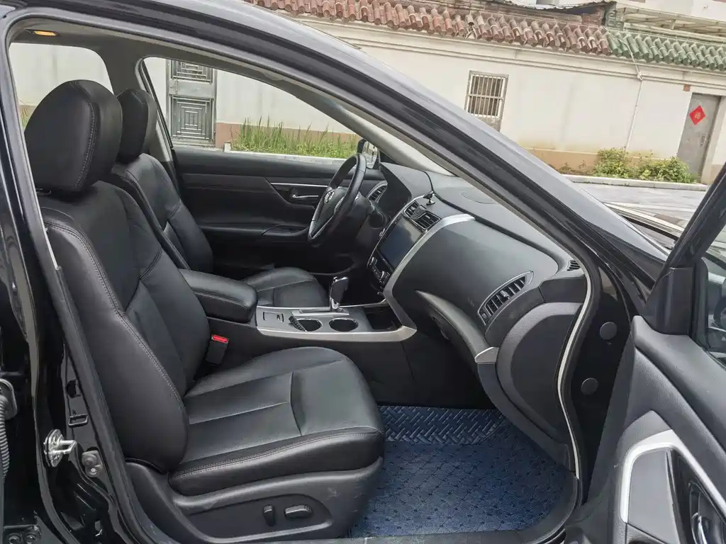 NISSAN TEANA 2018
