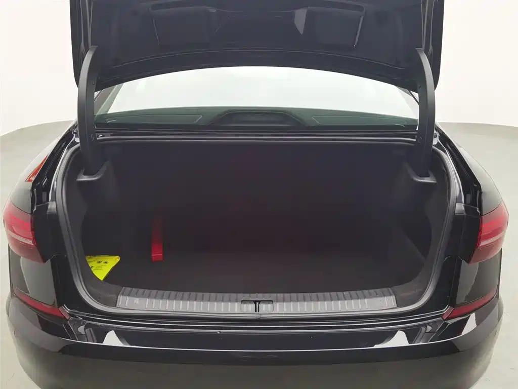 VOLKSWAGEN PASSAT 2021