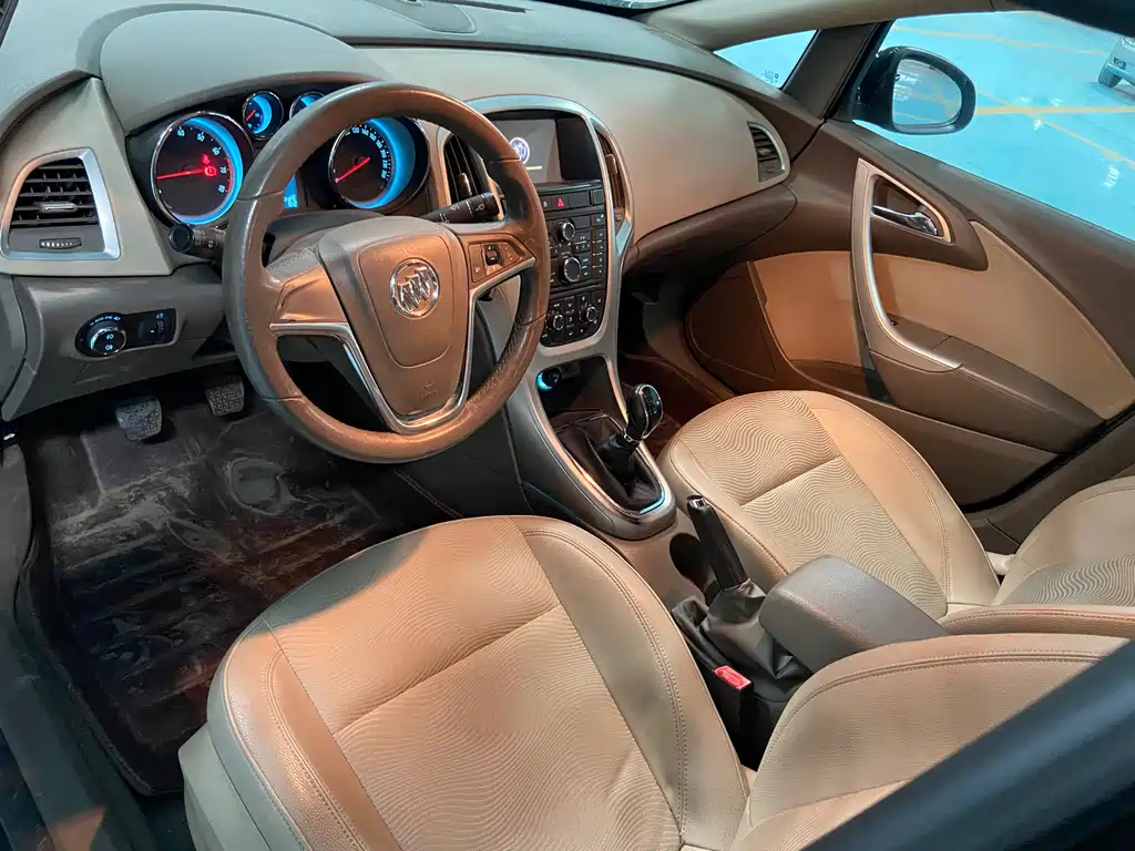 BUICK EXCELLE 2011