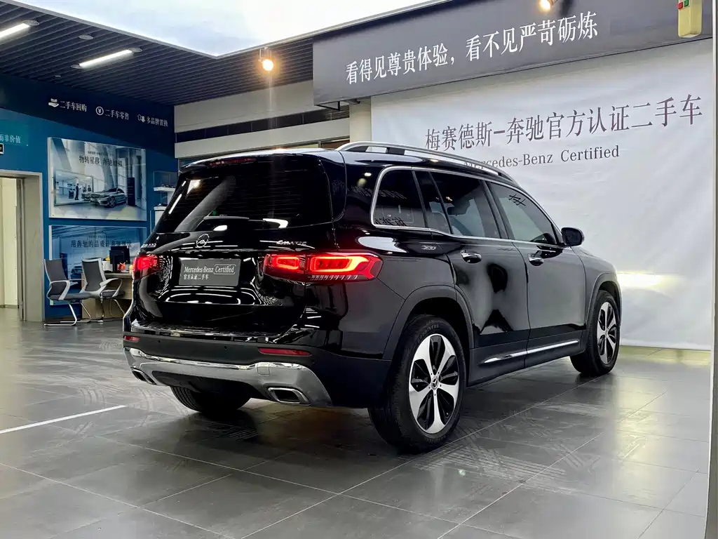 MERCEDES BENZ GLB 2023