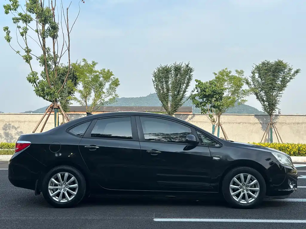 BUICK EXCELLE 2011