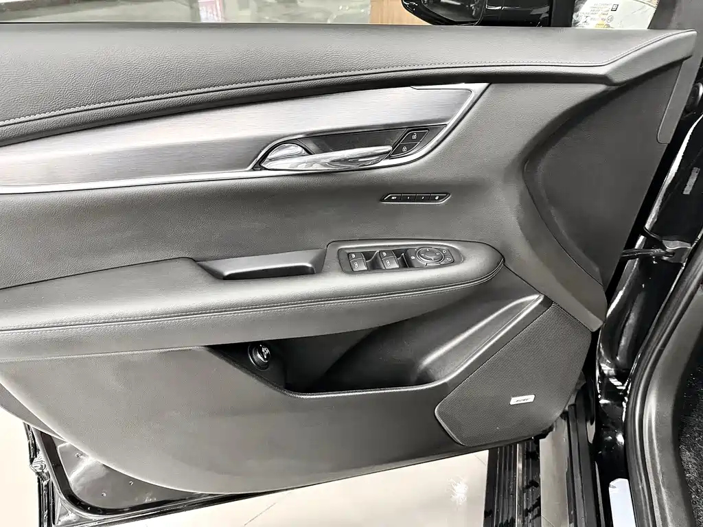 CADILLAC XT6 2021