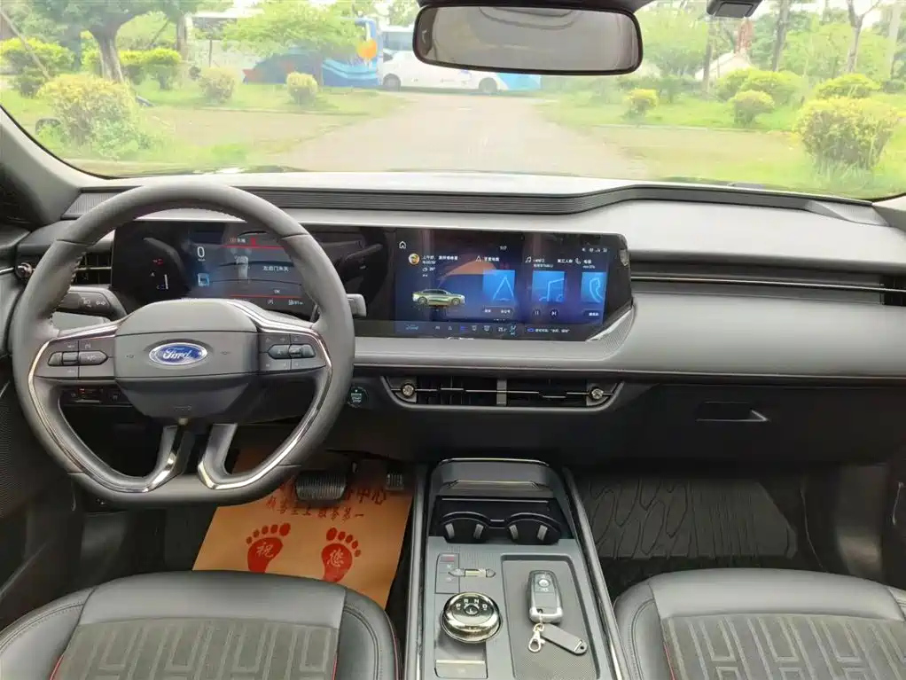 FORD MONDEO 2023