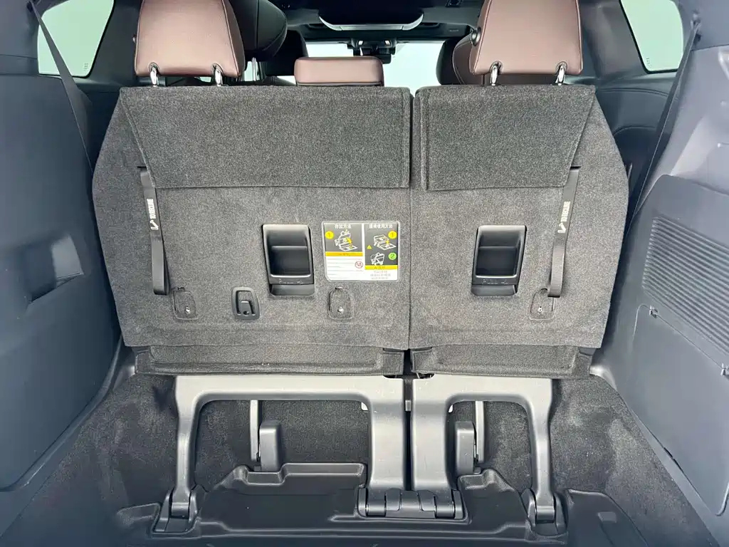 TOYOTA GRANVIA 2024