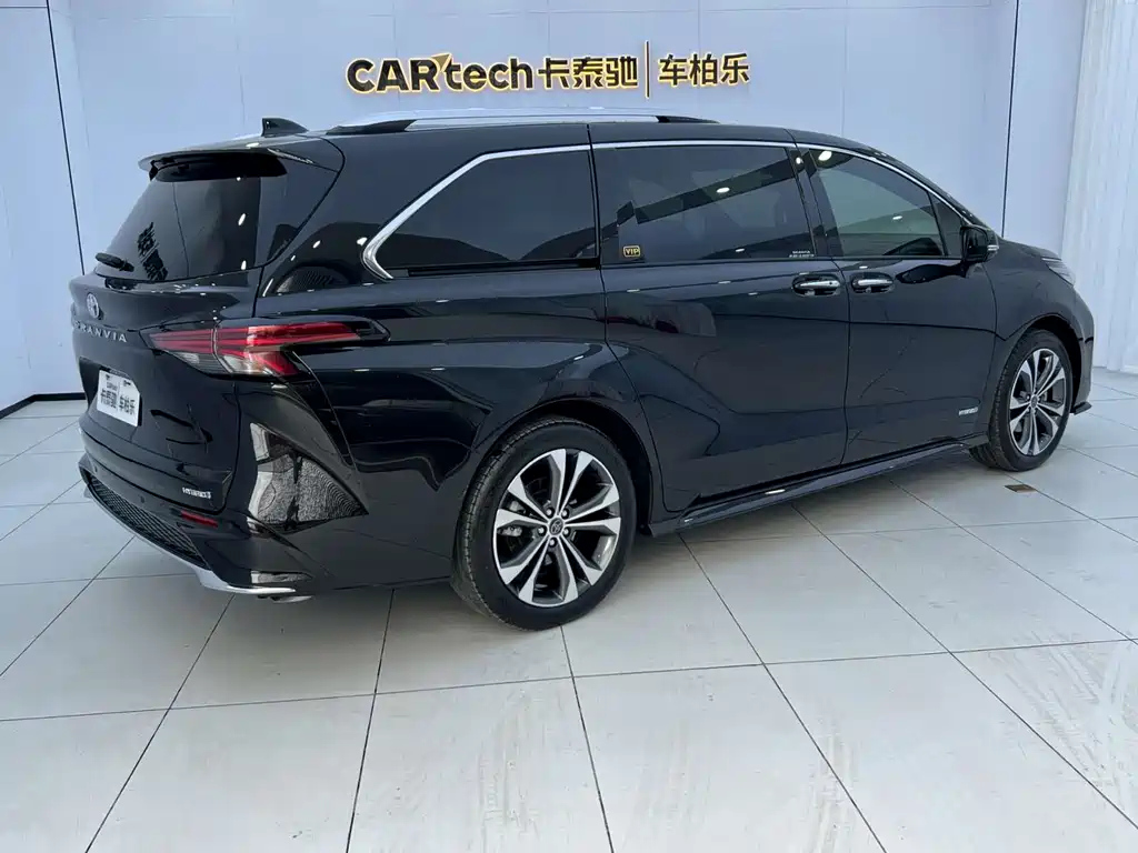 TOYOTA GRANVIA 2024