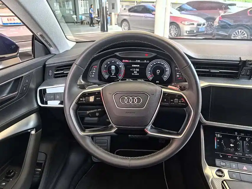 AUDI A7L 2023