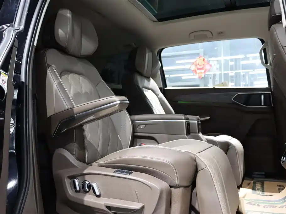 VOLKSWAGEN VILORAN 2022