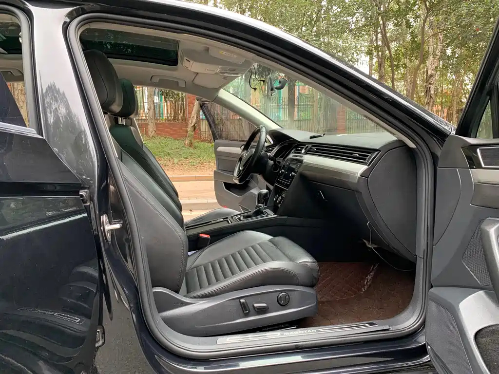 VOLKSWAGEN MAGOTAN 2019