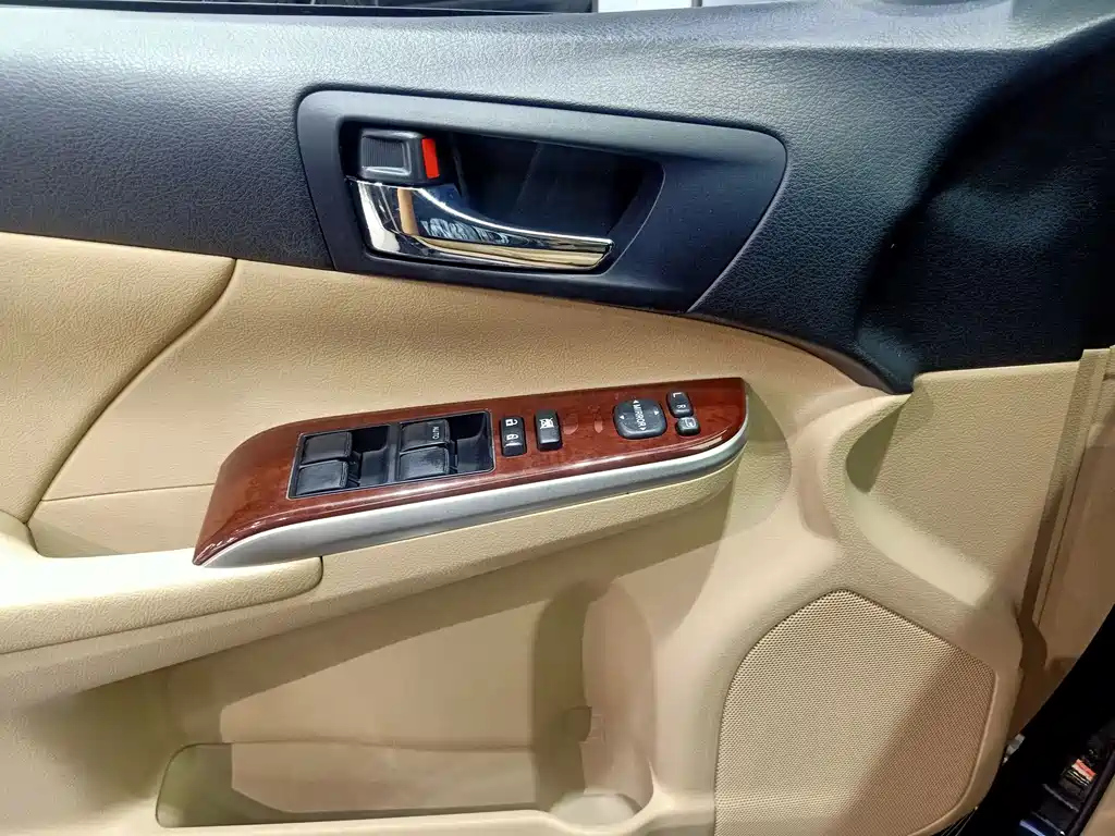 TOYOTA CAMRY 2013