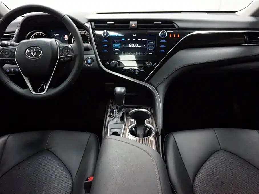 TOYOTA CAMRY 2021