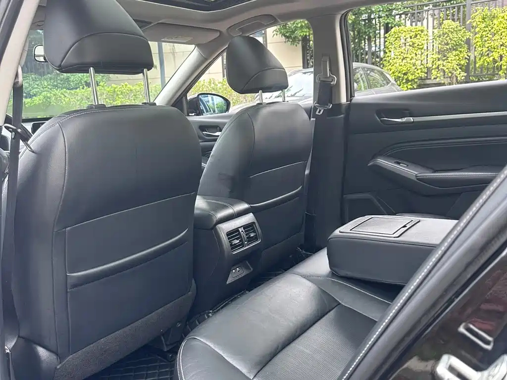 NISSAN TEANA 2019