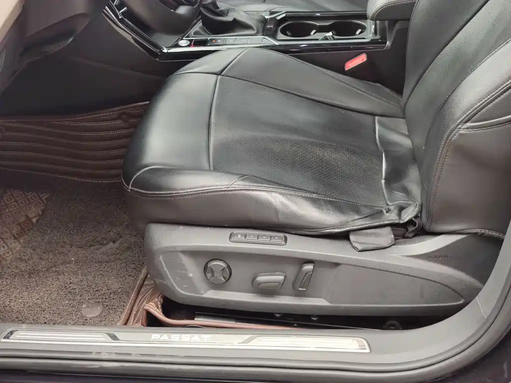 VOLKSWAGEN PASSAT 2021