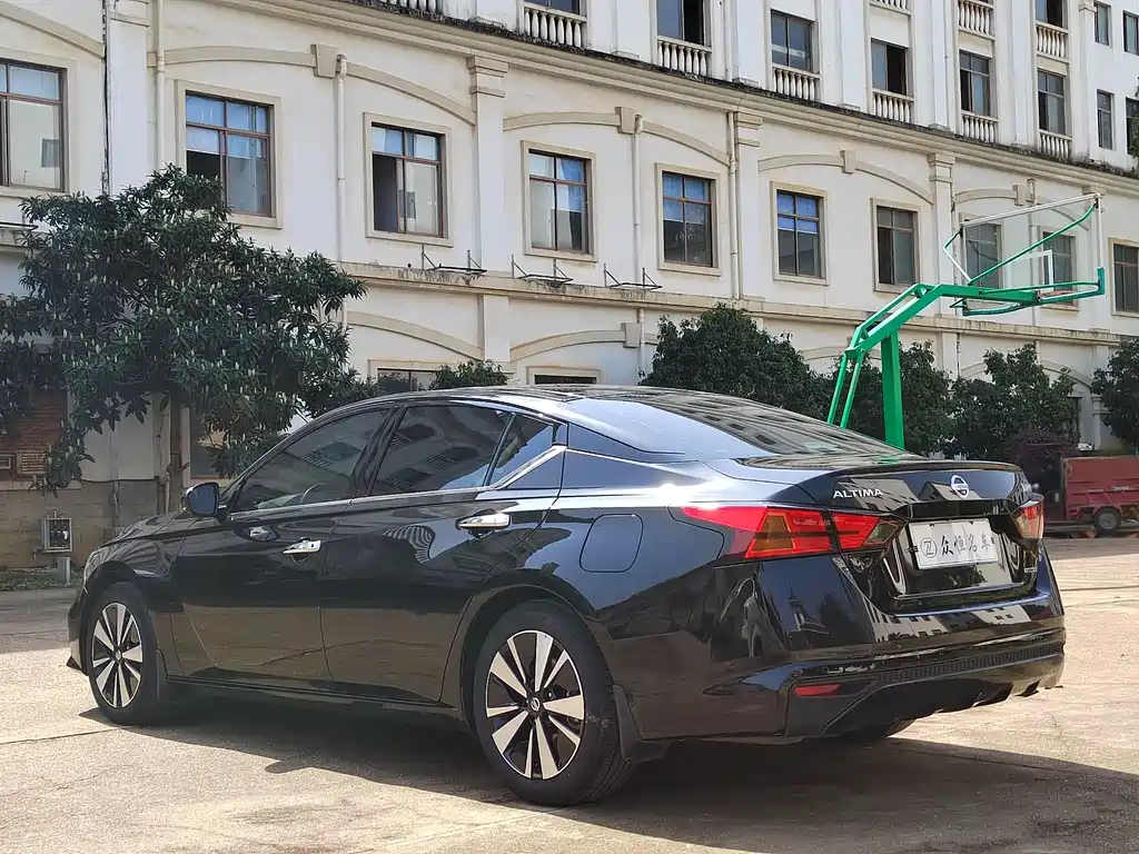NISSAN TEANA 2022