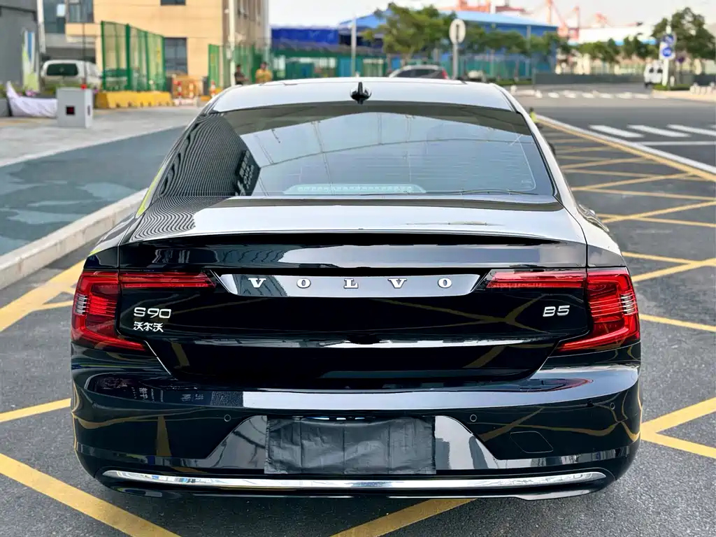 VOLVO S90 2021