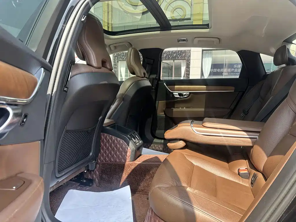VOLVO S90 2020