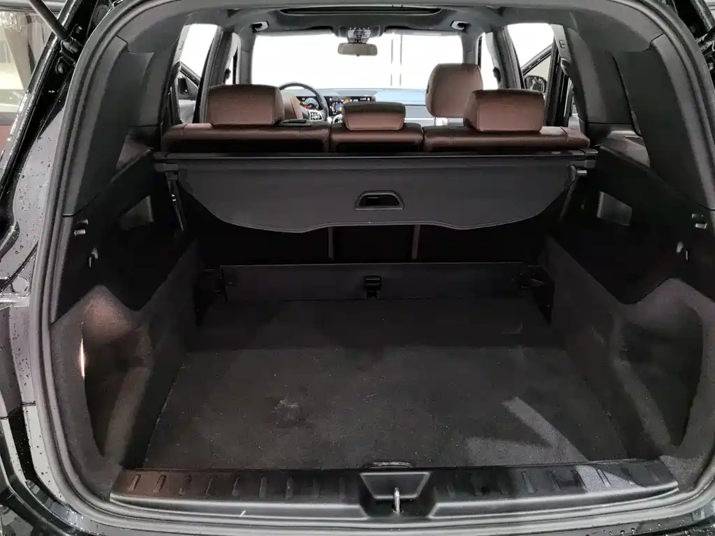 MERCEDES BENZ GLB 2023