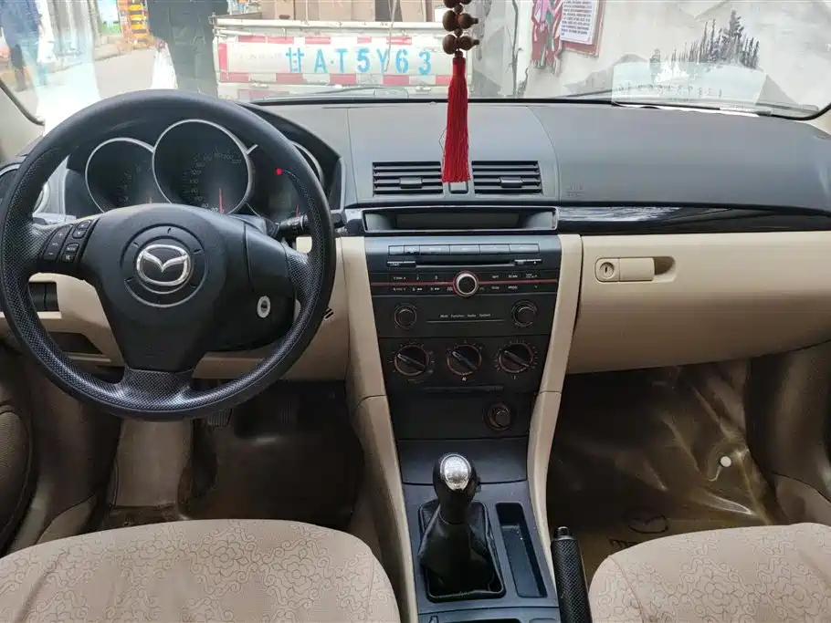 MAZDA 3 2010