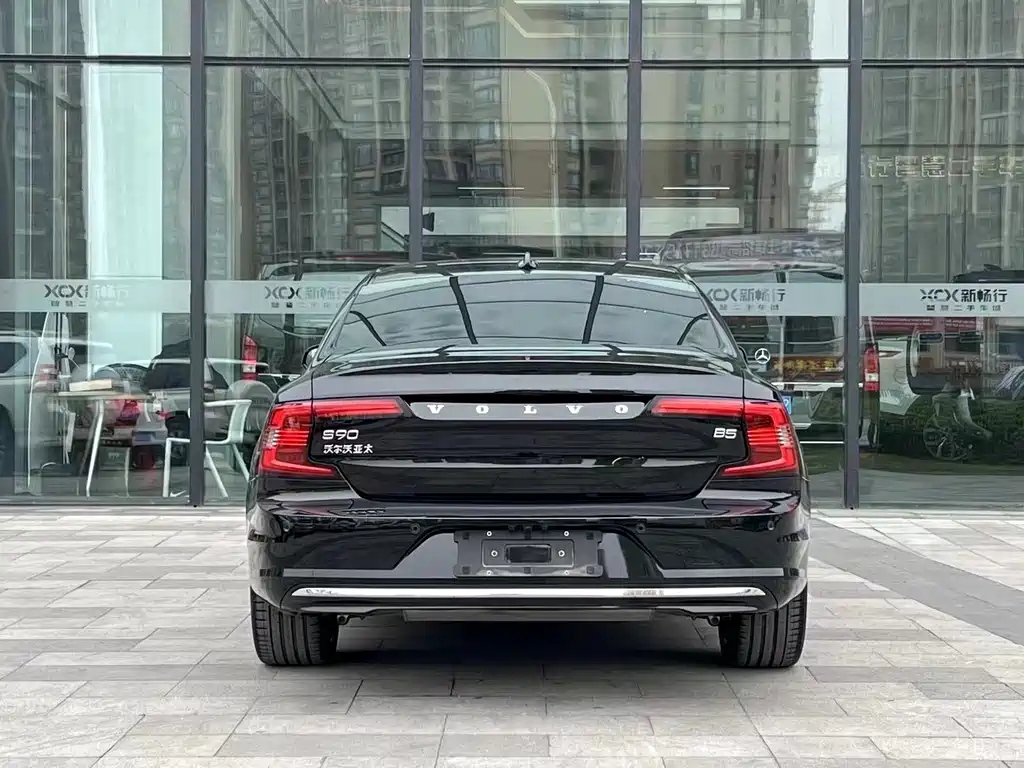 VOLVO S90 2021