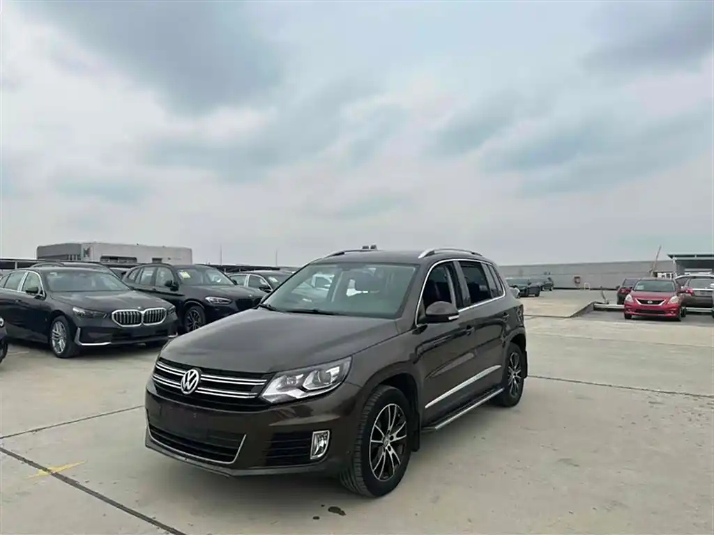 VOLKSWAGEN TIGUAN 2015