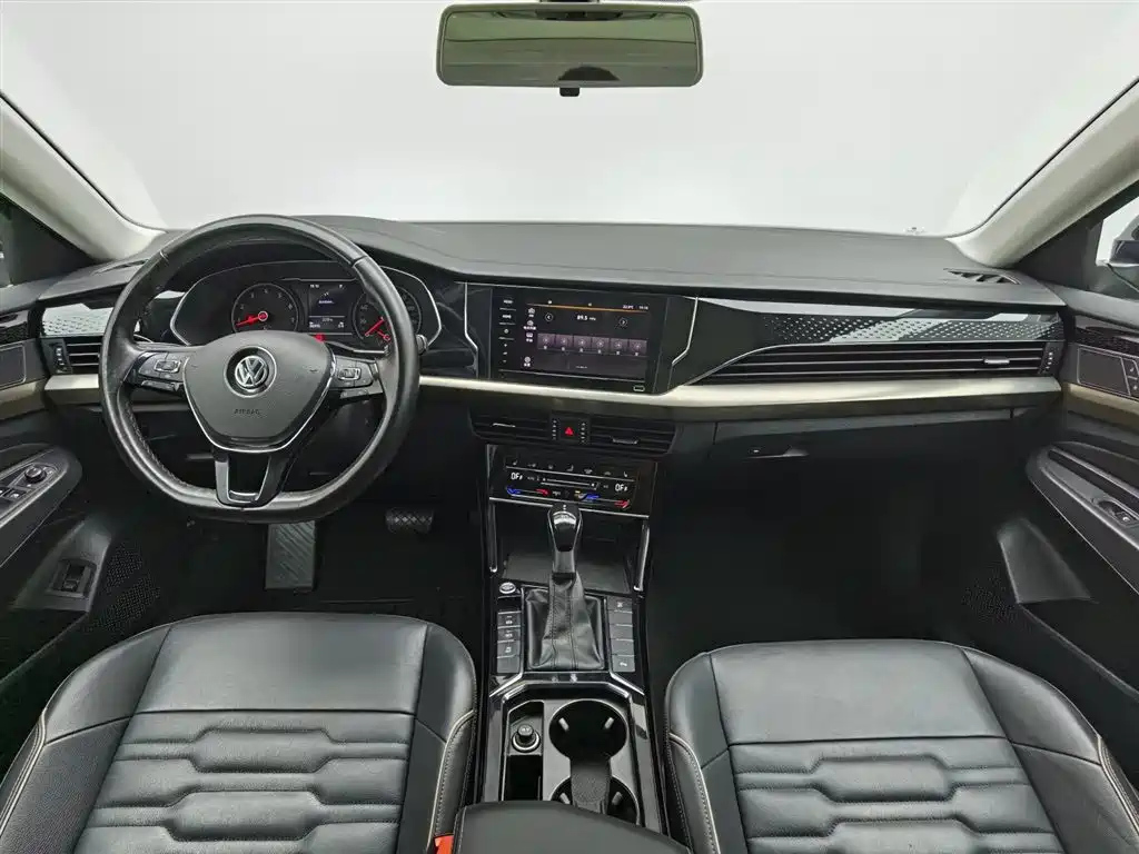 VOLKSWAGEN PASSAT 2020