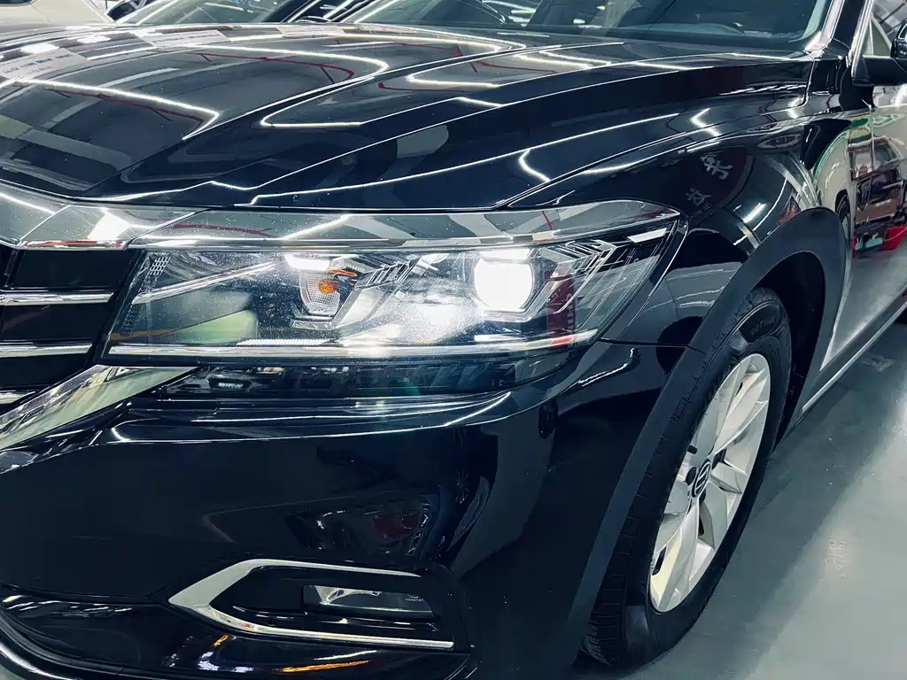 VOLKSWAGEN PASSAT 2020