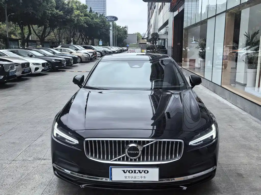 VOLVO S90 2022