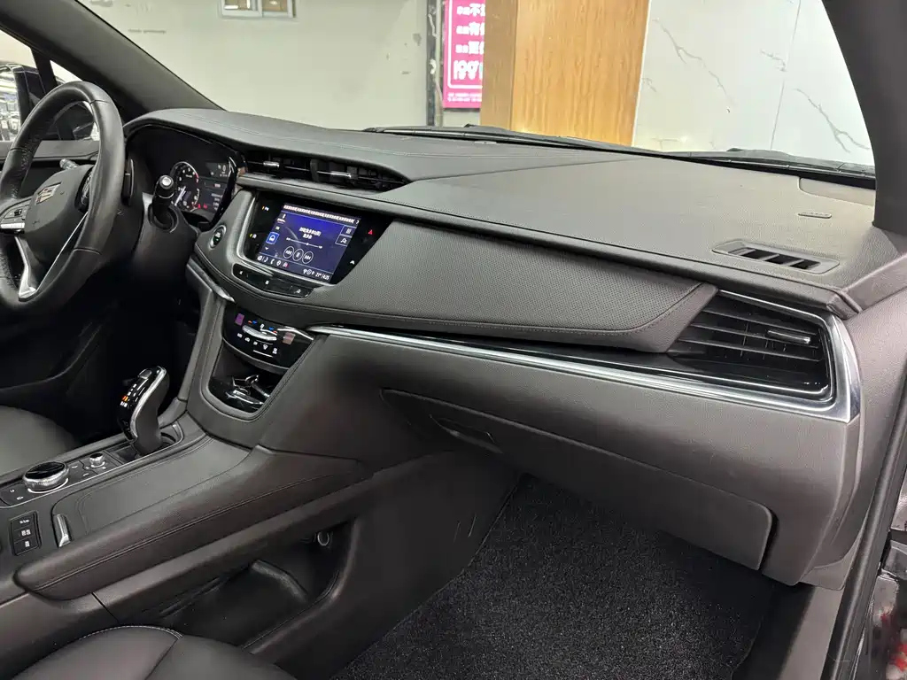 CADILLAC XT6 2021