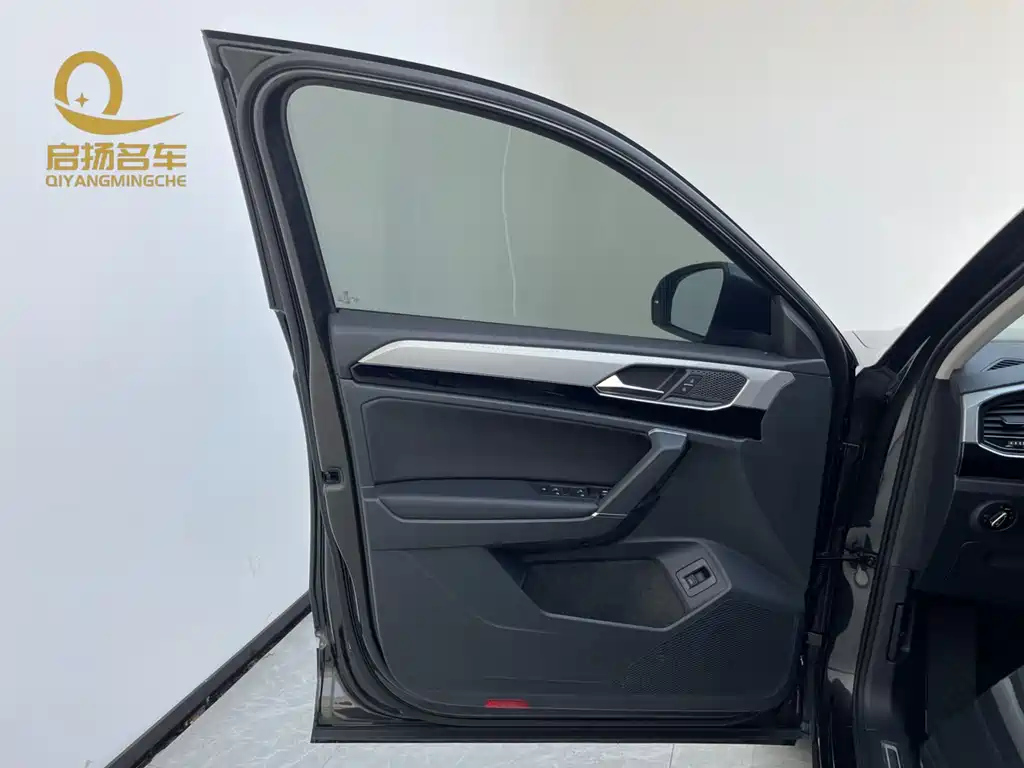 VOLKSWAGEN TAYRON 2022