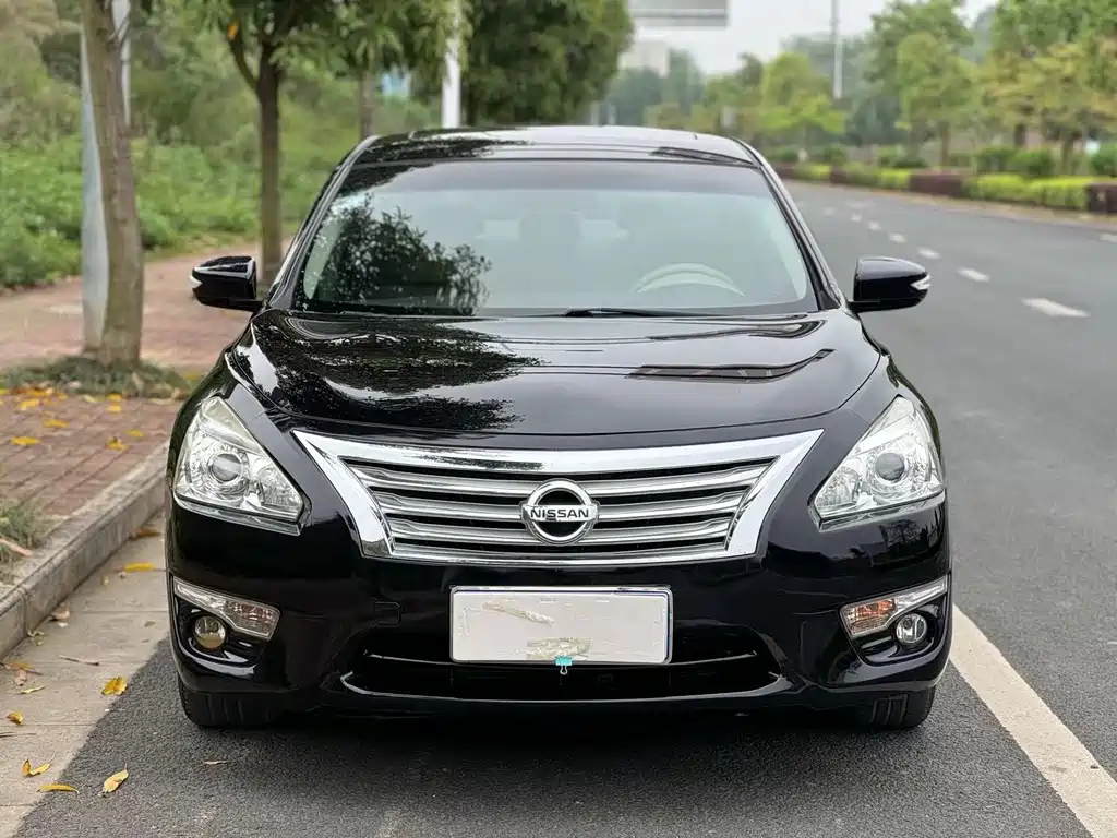 NISSAN TEANA 2015