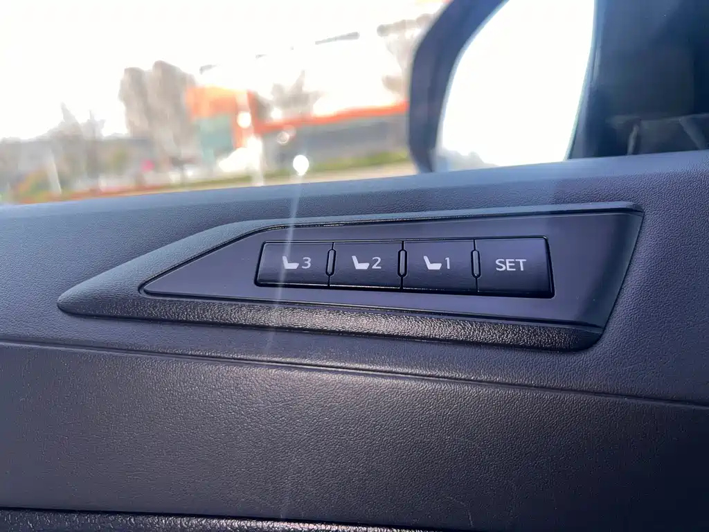 TOYOTA ALPHARD 2018