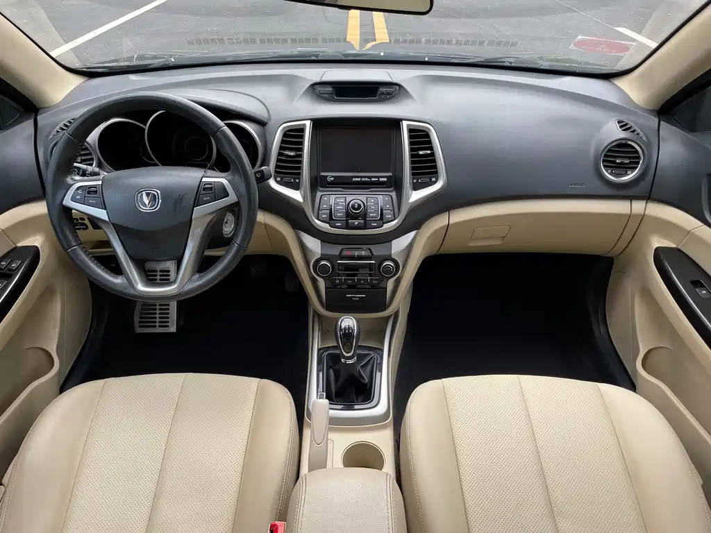 CHANGAN EADO 2015