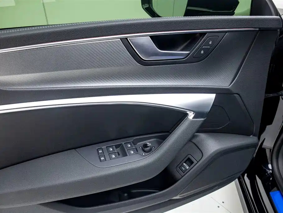 AUDI A7L 2023
