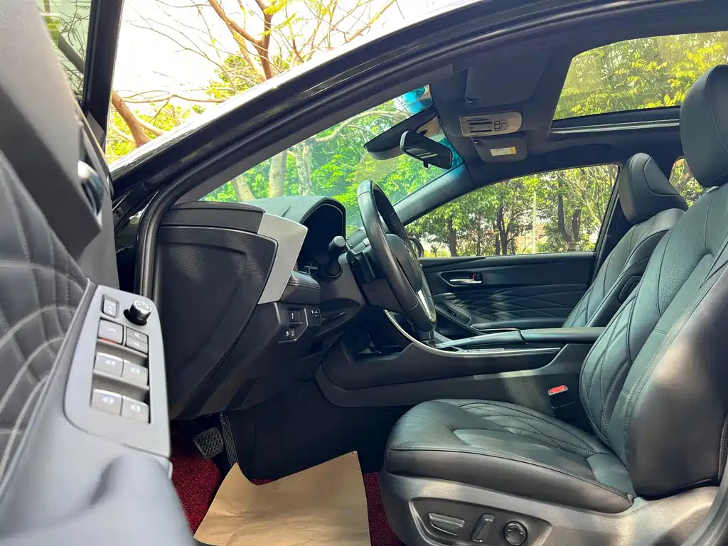 TOYOTA AVALON 2020
