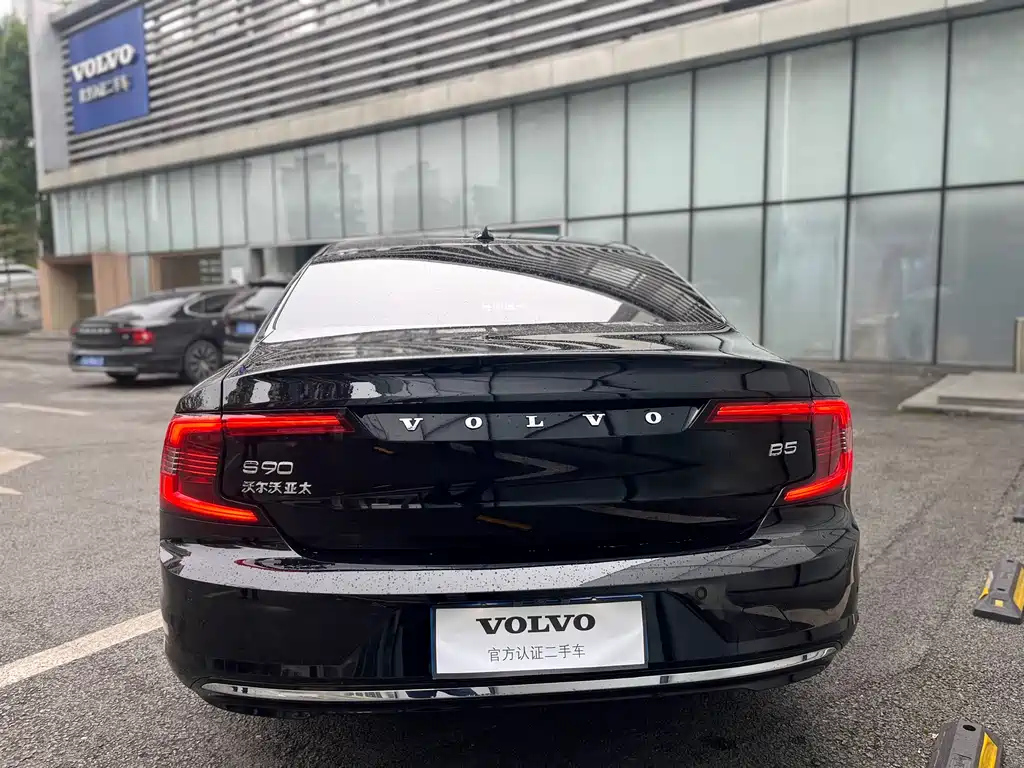 VOLVO S90 2022