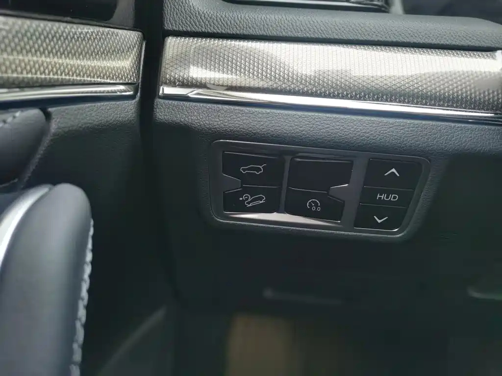 HONGQI HS5 2022