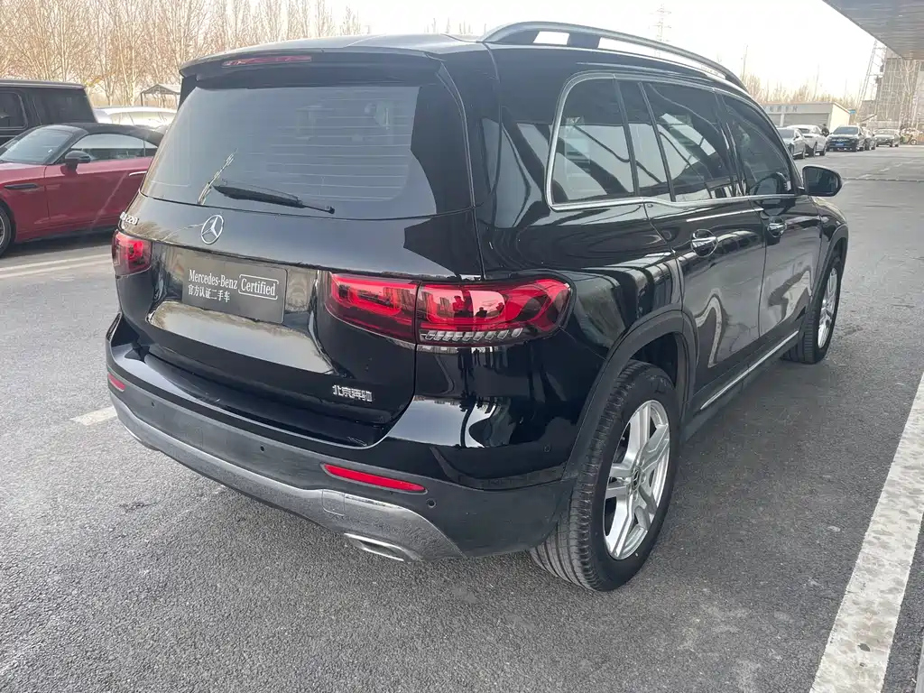 MERCEDES BENZ GLB 2023