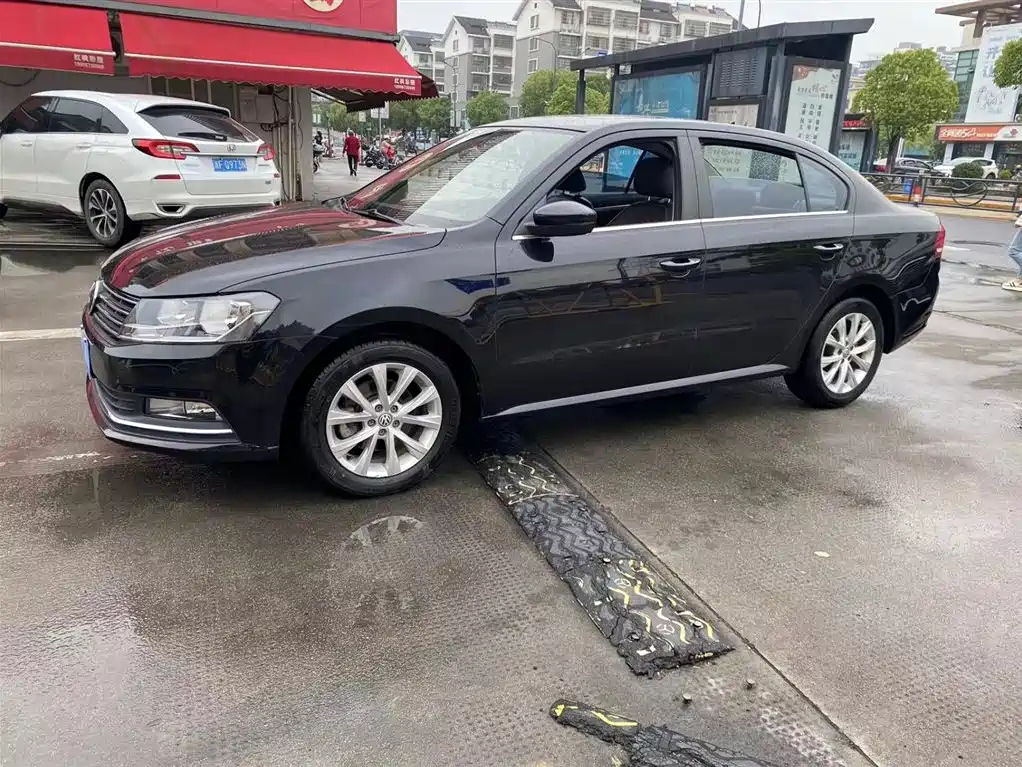 VOLKSWAGEN LAVIDA 2018