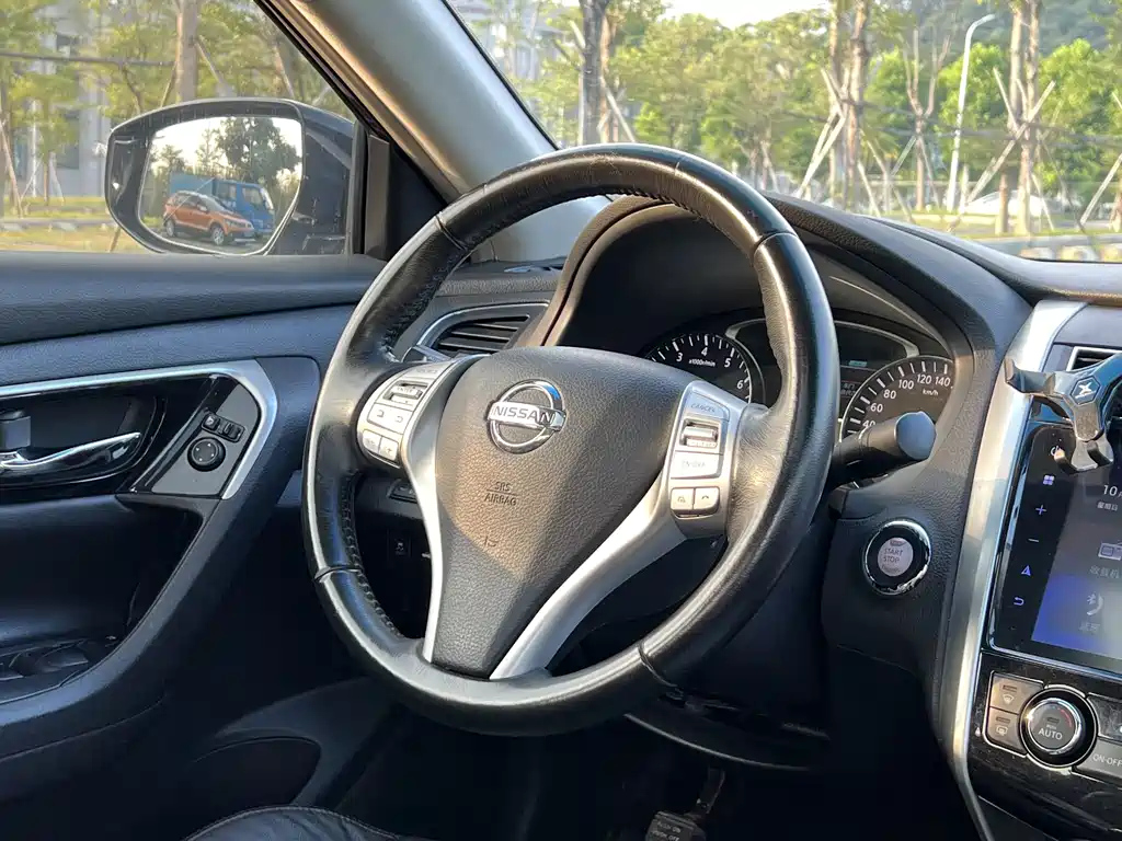 NISSAN TEANA 2018