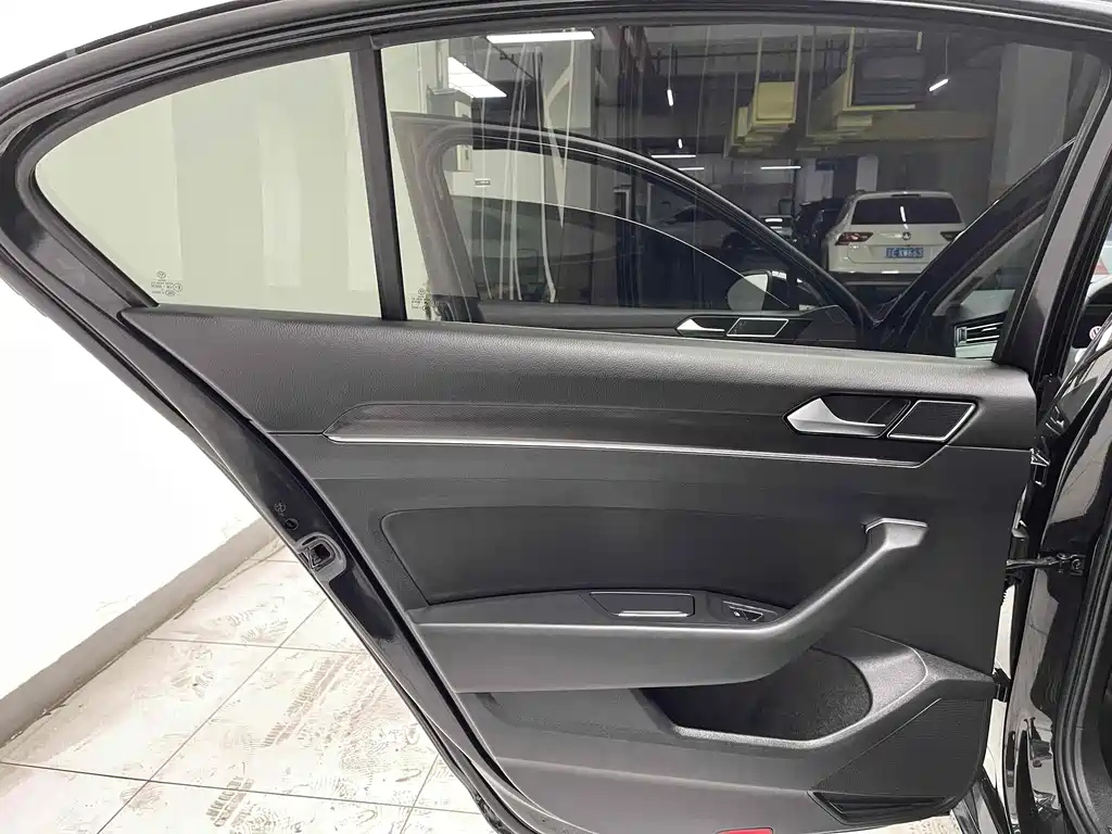 VOLKSWAGEN MAGOTAN 2022