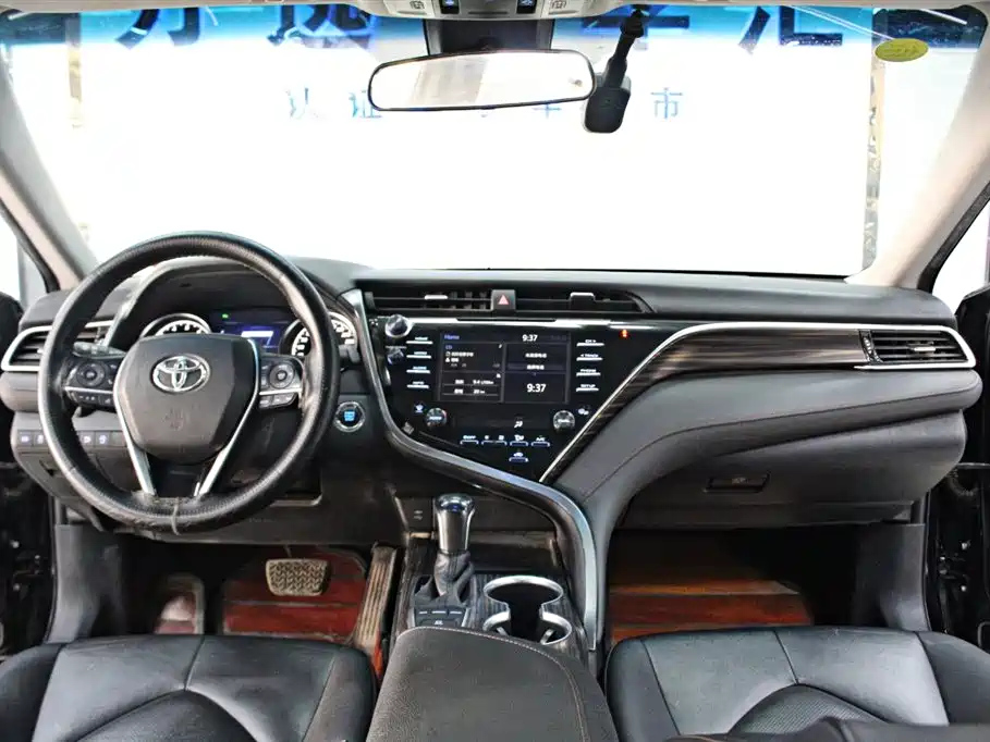 TOYOTA CAMRY 2018