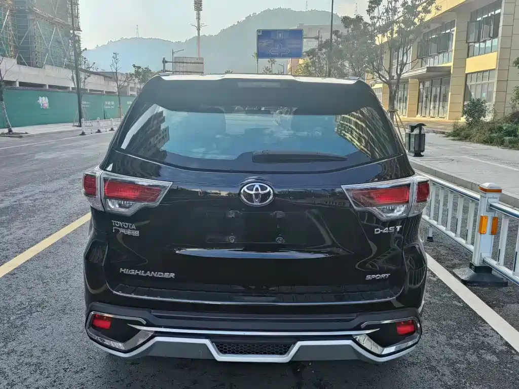 TOYOTA HIGHLANDER 2017