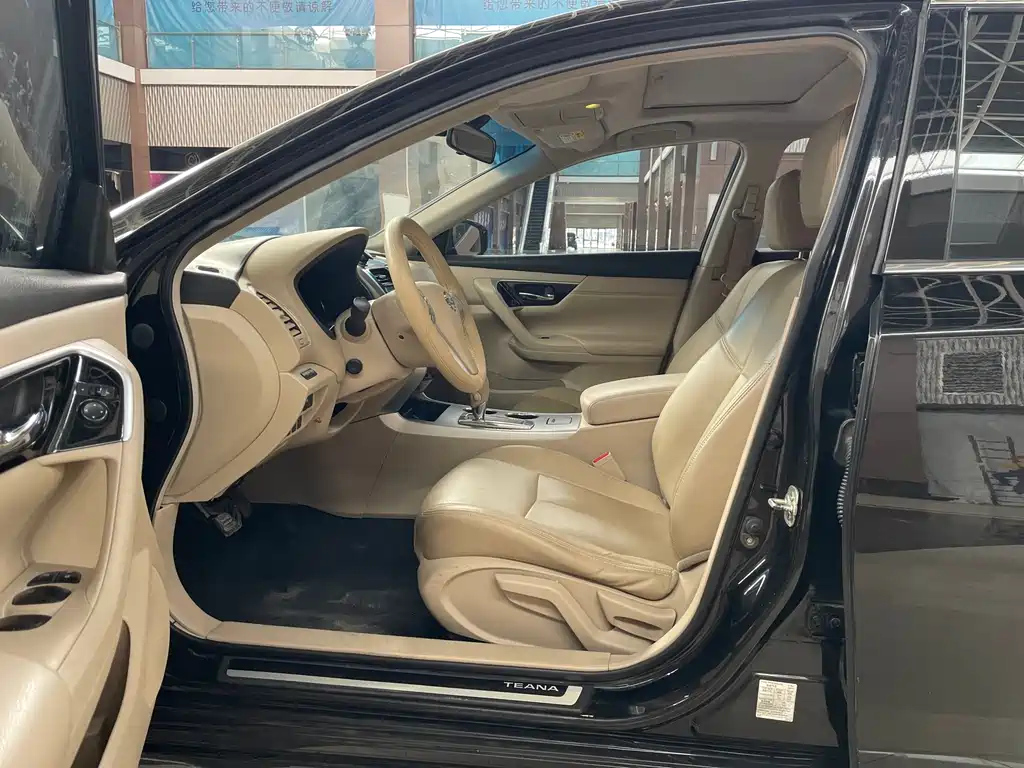 NISSAN TEANA 2017