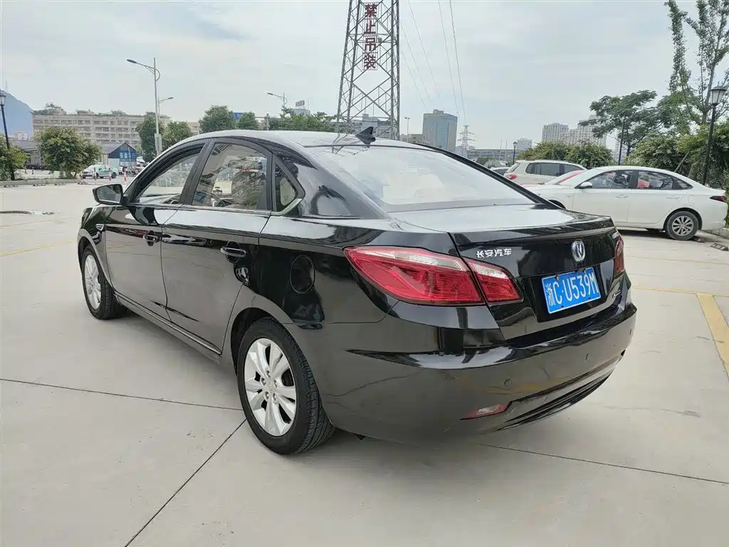 CHANGAN EADO 2014