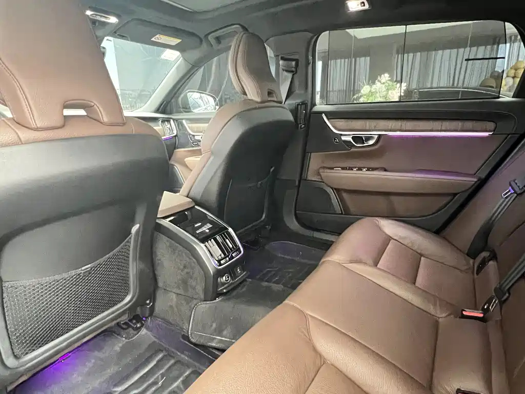 VOLVO S90 2021
