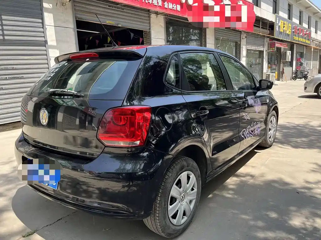 VOLKSWAGEN POLO 2014