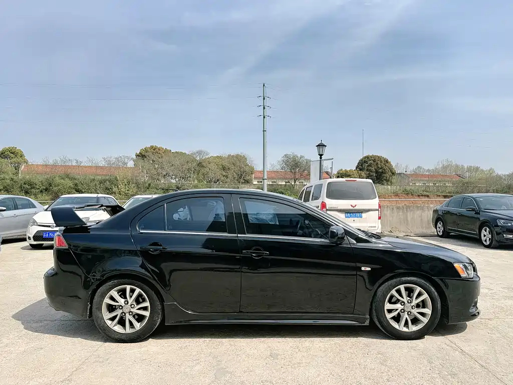 MITSUBISHI LANCER EX 2014