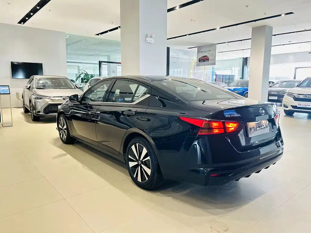 NISSAN TEANA 2022