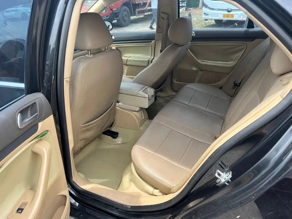 VOLKSWAGEN SAGITAR 2008