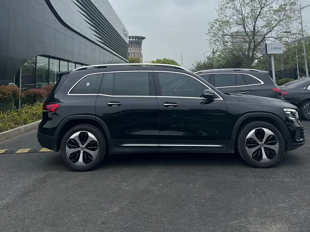 MERCEDES BENZ GLB 2021